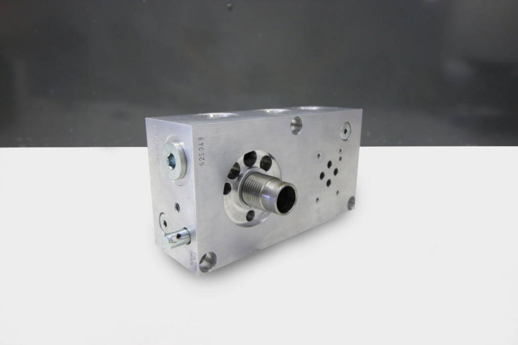 Screw on filter Manifold with Valve package
