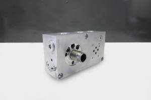 Screw on filter Manifold with Valve package